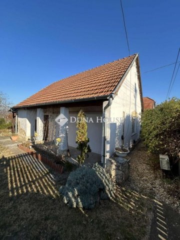Eladó családi ház, Tápiószentmártonon 21.9 M Ft, 1 szobás