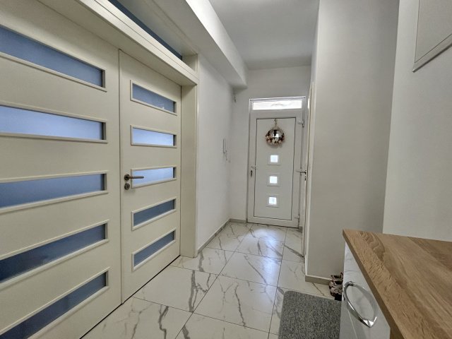 Eladó téglalakás, Keszthelyen 98.9 M Ft, 4 szobás