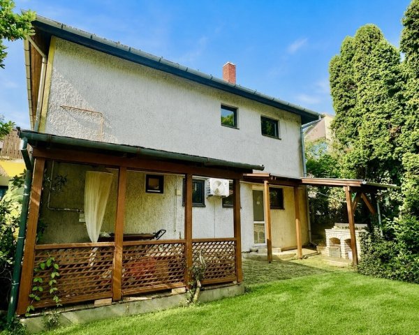 Eladó családi ház, Hévízen 99 M Ft, 6 szobás