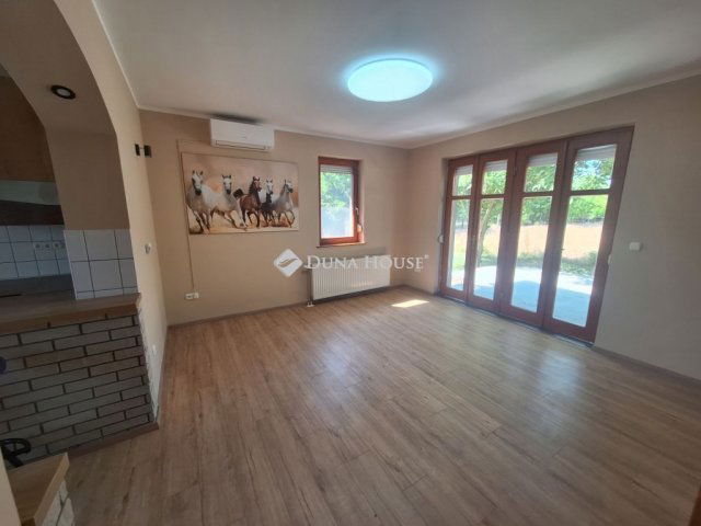 Eladó családi ház, Kiskunfélegyházán 125 M Ft, 5 szobás