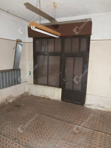 Eladó családi ház, Monoron 56 M Ft, 2 szobás