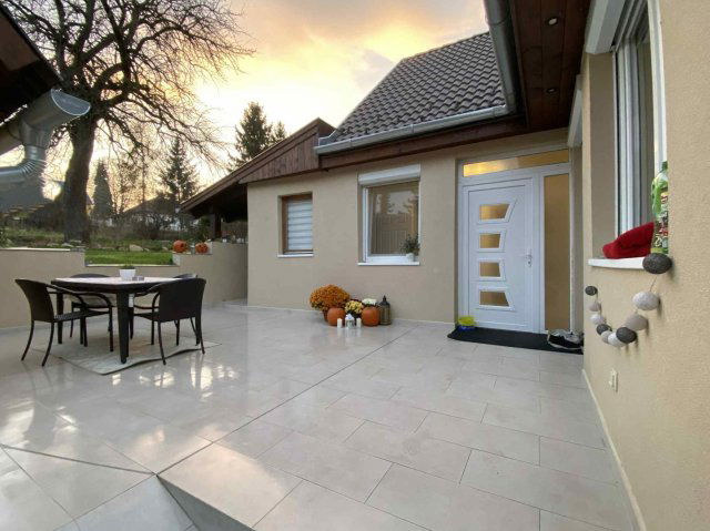 Eladó családi ház, Szokolyán 88 M Ft, 4 szobás