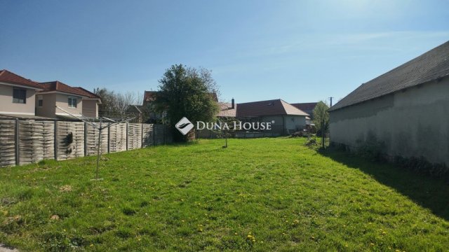 Eladó családi ház, Sárváron 92 M Ft, 7+1 szobás