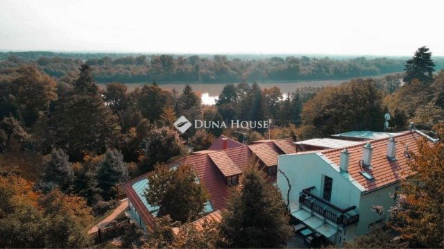 Eladó családi ház, Leányfaluban 390 M Ft, 16 szobás