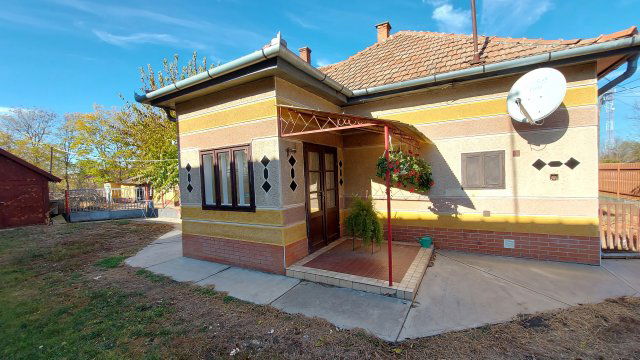 Eladó családi ház, Nagyszénáson 15 M Ft, 3 szobás