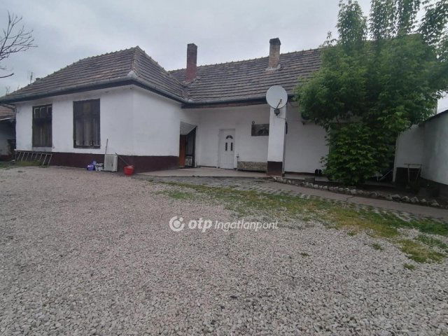 Eladó családi ház, Kiskőrösön 27 M Ft, 4 szobás