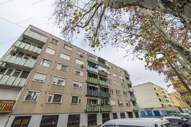 Eladó panellakás, Kecskeméten 42 M Ft, 2 szobás