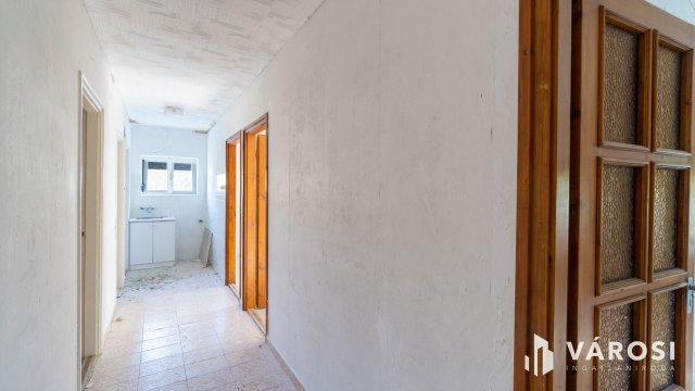 Eladó téglalakás, Siófokon 55.99 M Ft, 3 szobás