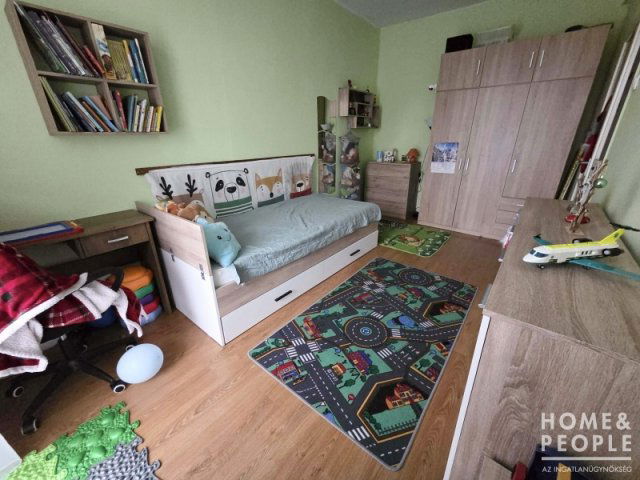 Eladó téglalakás, Hódmezővásárhelyen 44.999 M Ft, 2+1 szobás