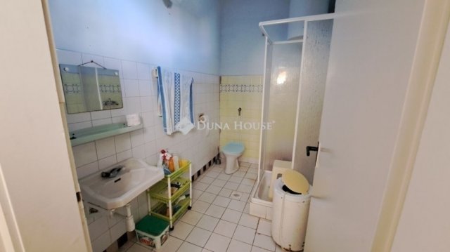 Eladó családi ház, Zsámbokon 45 M Ft, 3 szobás