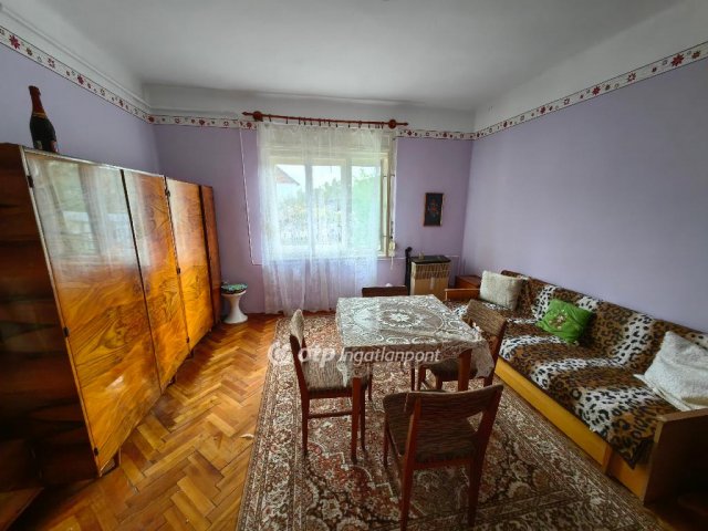 Eladó családi ház, Túrkevén 18.4 M Ft, 2 szobás