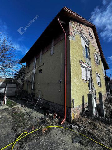 Eladó családi ház, Szomódon 65 M Ft, 9 szobás