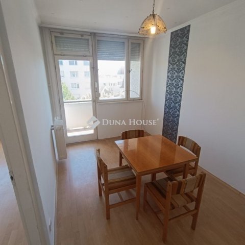 Eladó panellakás, Debrecenben 62 M Ft, 4 szobás