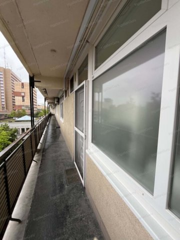Eladó panellakás, Kecskeméten 38.9 M Ft, 1 szobás