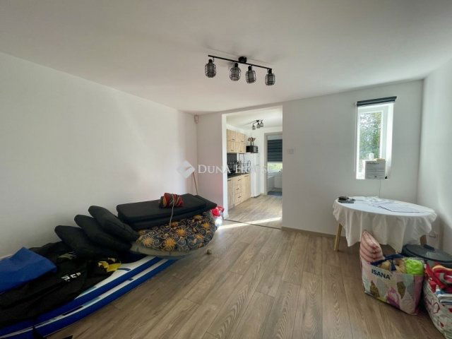 Eladó nyaraló, Dömsödön 76 M Ft, 3 szobás