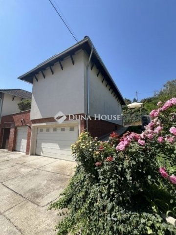 Eladó sorház, Pécsett 149.99 M Ft, 5 szobás