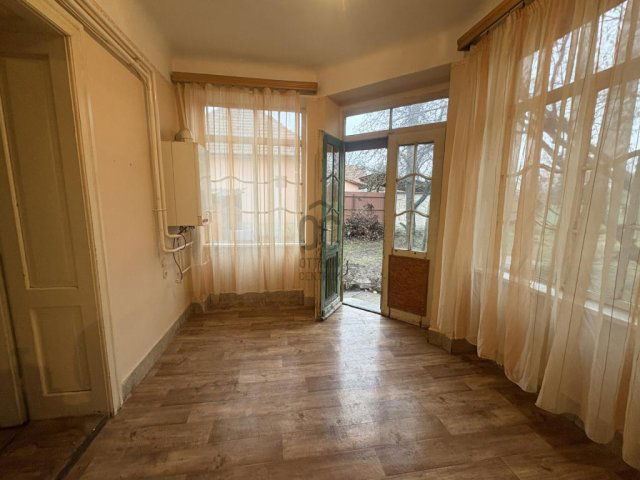 Eladó családi ház, Cegléden 44.9 M Ft, 3 szobás