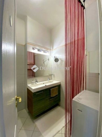 Eladó téglalakás, Pécsett 72.9 M Ft, 3 szobás