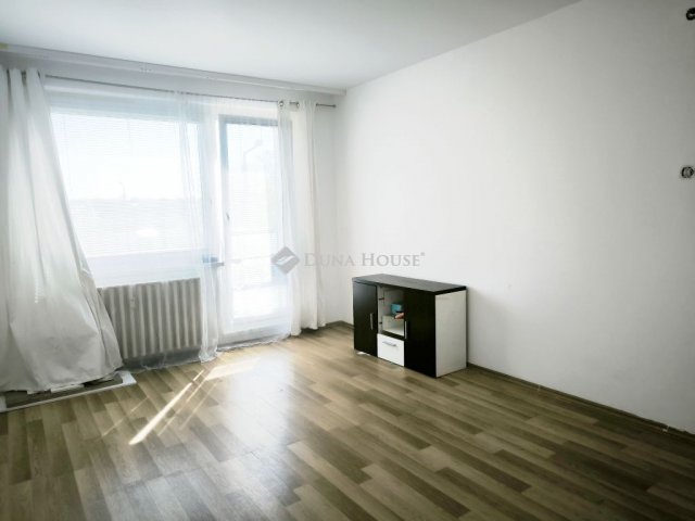 Eladó panellakás, Győrött 49.9 M Ft, 2 szobás