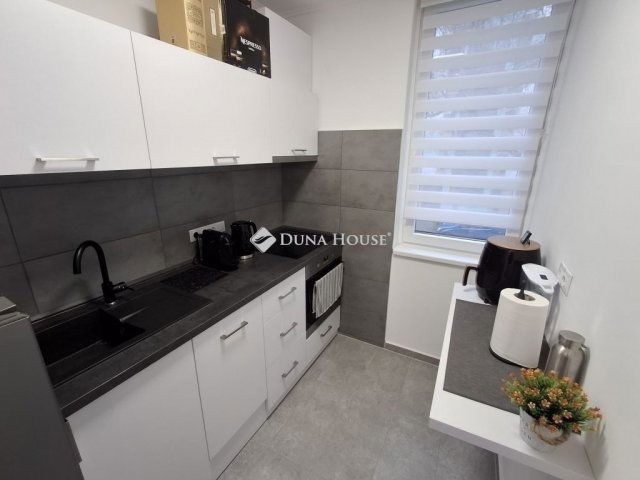 Eladó téglalakás, Budapesten, XVIII. kerületben 69.9 M Ft