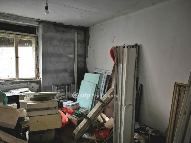 Eladó családi ház, Dunaföldváron 27.9 M Ft, 4 szobás