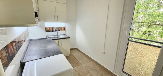 Eladó panellakás, Pécsett 49.99 M Ft, 2 szobás