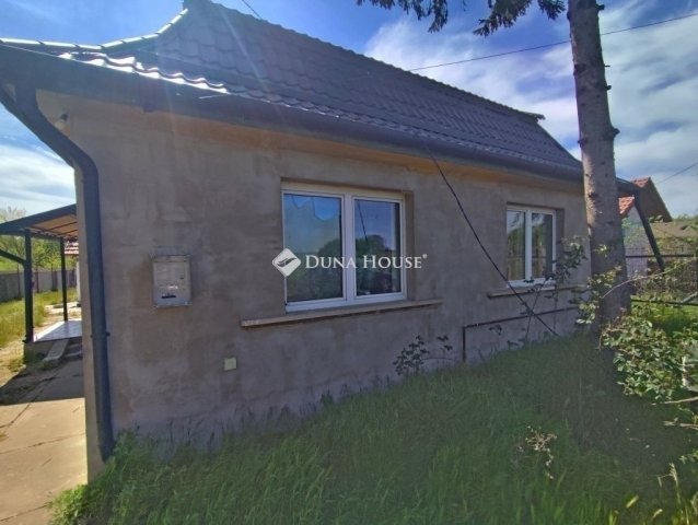 Eladó családi ház, Pilisen 42 M Ft, 2 szobás
