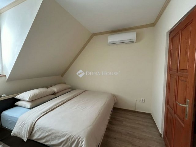 Eladó üzlethelyiség, Hosszúpályin 105 M Ft, 9 szobás