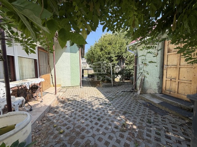 Eladó családi ház, Orcin 49.9 M Ft, 4 szobás