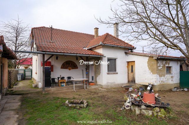 Eladó családi ház, Nyírbogdányon 18.5 M Ft, 2 szobás
