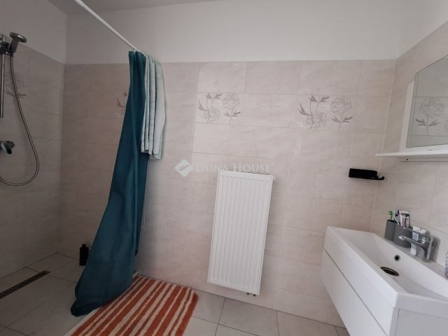 Eladó családi ház, Kőszegen 88.5 M Ft, 5 szobás