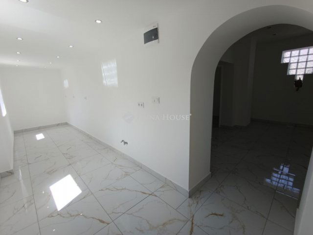 Eladó családi ház, Újszászon 26.9 M Ft, 4 szobás
