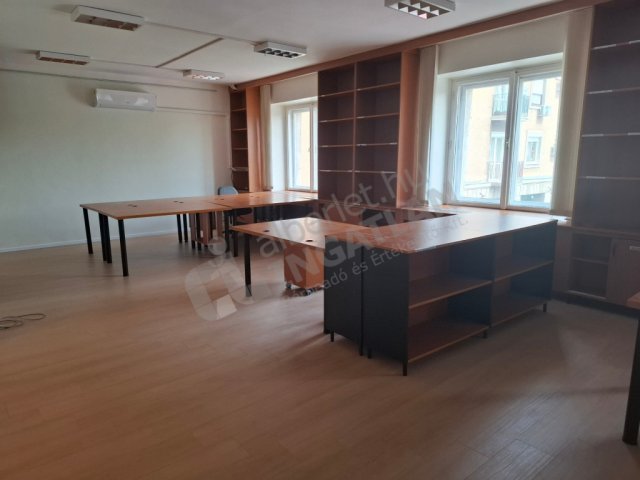 Kiadó iroda, Budapesten, XIV. kerületben, Kerepesi úton, 1 szobás