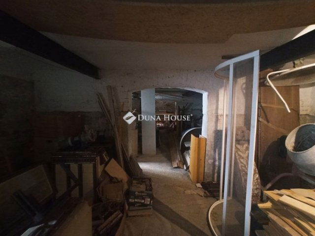 Eladó ipari ingatlan, Szegeden 18 M Ft / költözzbe.hu