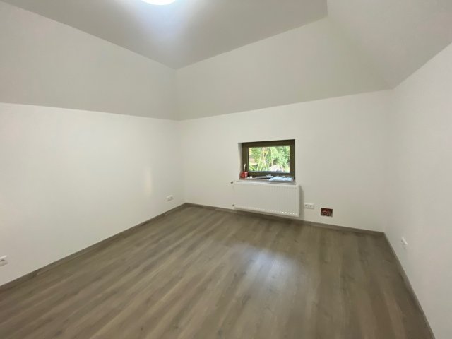 Kiadó ikerház, albérlet, XIV. kerületben, Thököly úton
