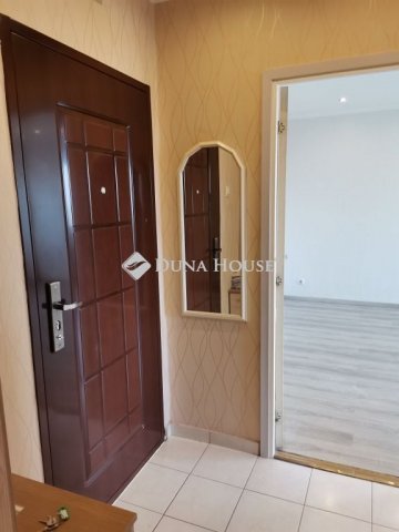 Kiadó panellakás, albérlet, Veszprémben, Haszkovó utcában