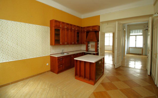 Eladó téglalakás, Budapesten, XIII. kerületben, Kárpát utcában