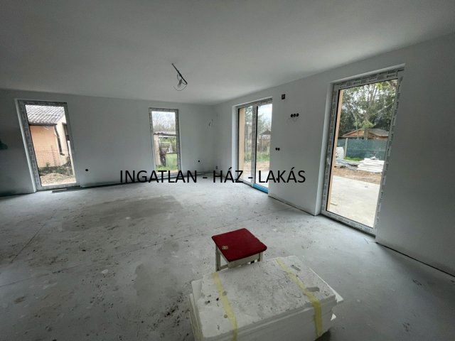 Eladó családi ház, Veresegyházon 118.9 M Ft, 5 szobás