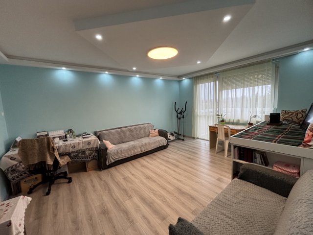 Eladó téglalakás, Budapesten, XVII. kerületben, Ferihegyi úton