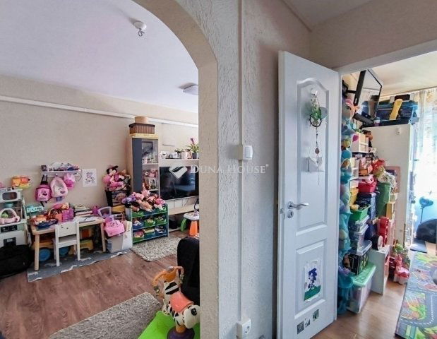 Eladó panellakás, Budapesten, III. kerületben 78 M Ft, 3 szobás