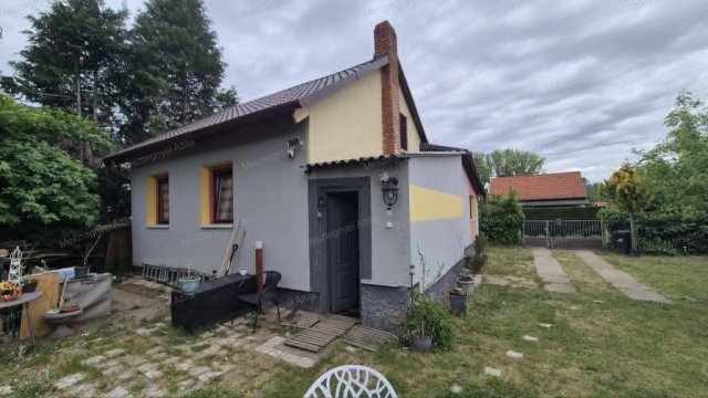 Eladó családi ház, Fertőhomokon 55 M Ft, 4 szobás