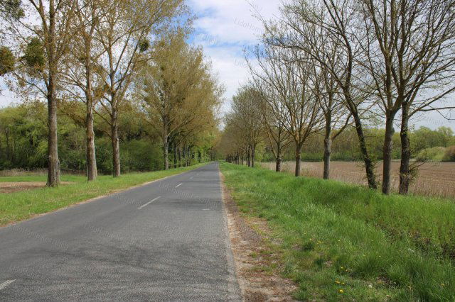 Eladó ipari ingatlan, Esztergályhorvátiban 10 M Ft