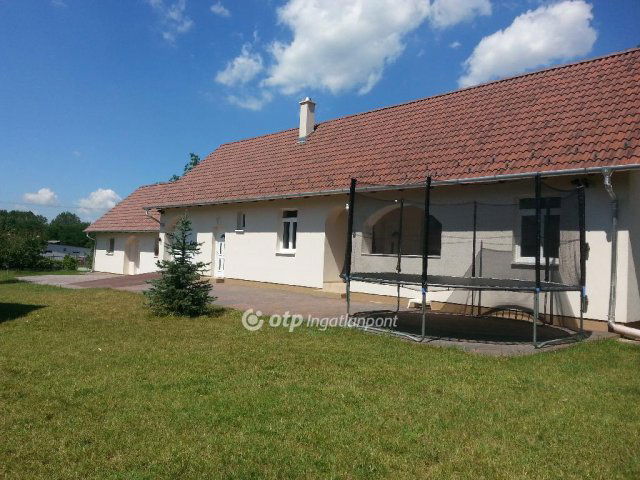 Eladó mezogazdasagi ingatlan, Bugyin 235 M Ft, 5 szobás