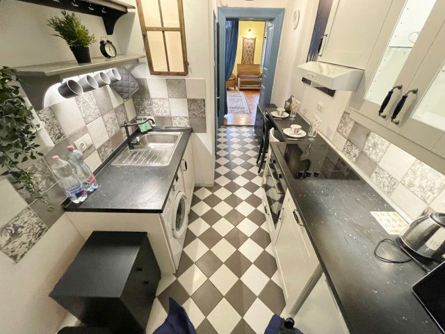 Kiadó téglalakás, albérlet, II. kerületben, Csalogány utcában