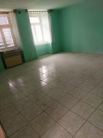 Eladó családi ház, Nagyvenyimen 16.5 M Ft, 4 szobás