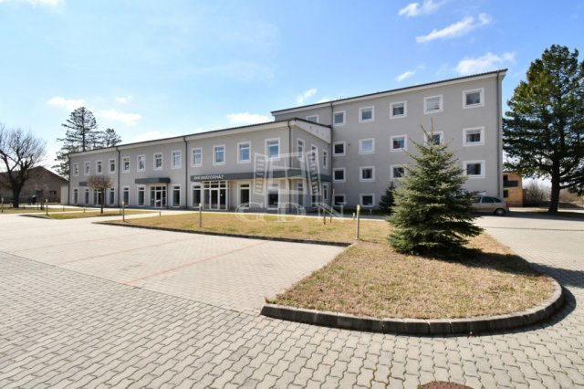 Eladó ipari ingatlan, Lovasberényben 695 M Ft