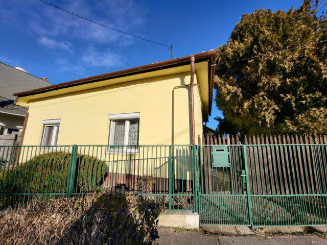 Eladó családi ház, Budapesten, XVI. kerületben 84.9 M Ft