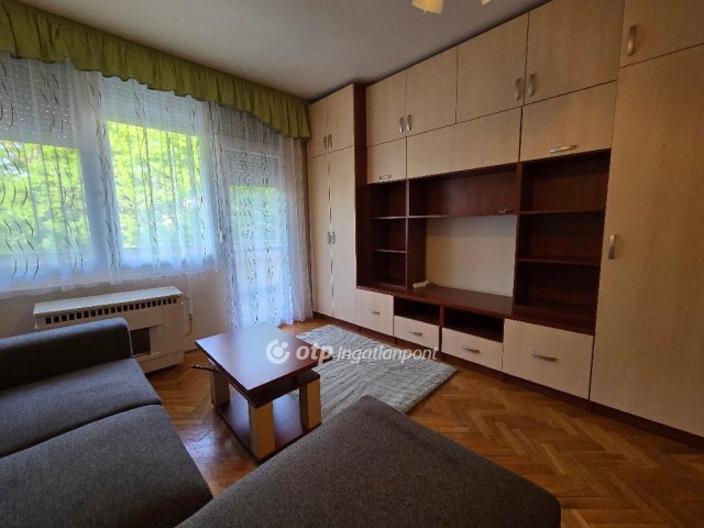 Kiadó téglalakás, albérlet, Debrecenben 220 E Ft / hó, 2 szobás