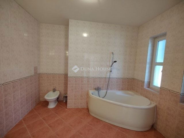 Eladó családi ház, Budapesten, XVIII. kerületben 209 M Ft