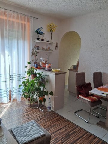 Eladó téglalakás, Komlón 22.3 M Ft, 2 szobás